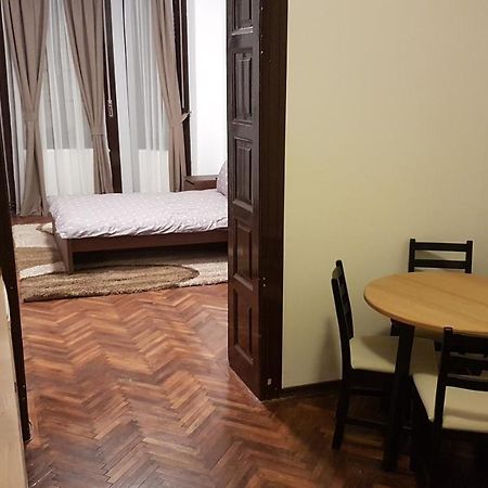 Cosy Studio-Apartament Oradea Exteriör bild