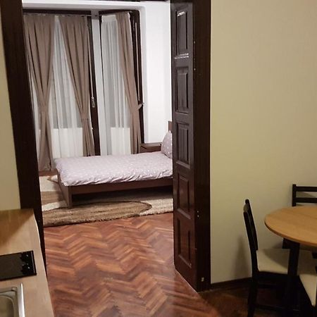 Cosy Studio-Apartament Oradea Exteriör bild