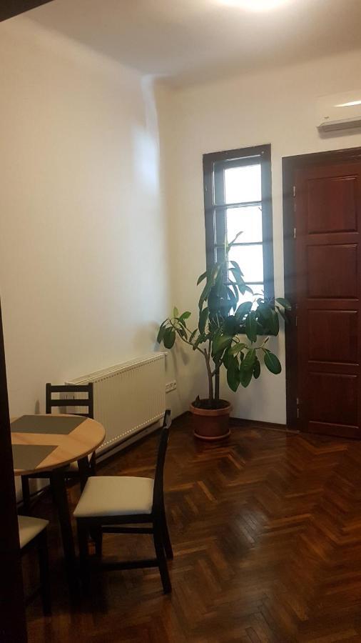 Cosy Studio-Apartament Oradea Exteriör bild